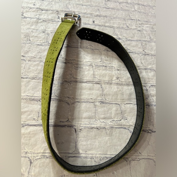 ABSOLUTELY FRESH GREEN PIG SKIN CUT OUTS SILVER TONE BUCKLE BELT WOMEN’S MED - Picture 8 of 8